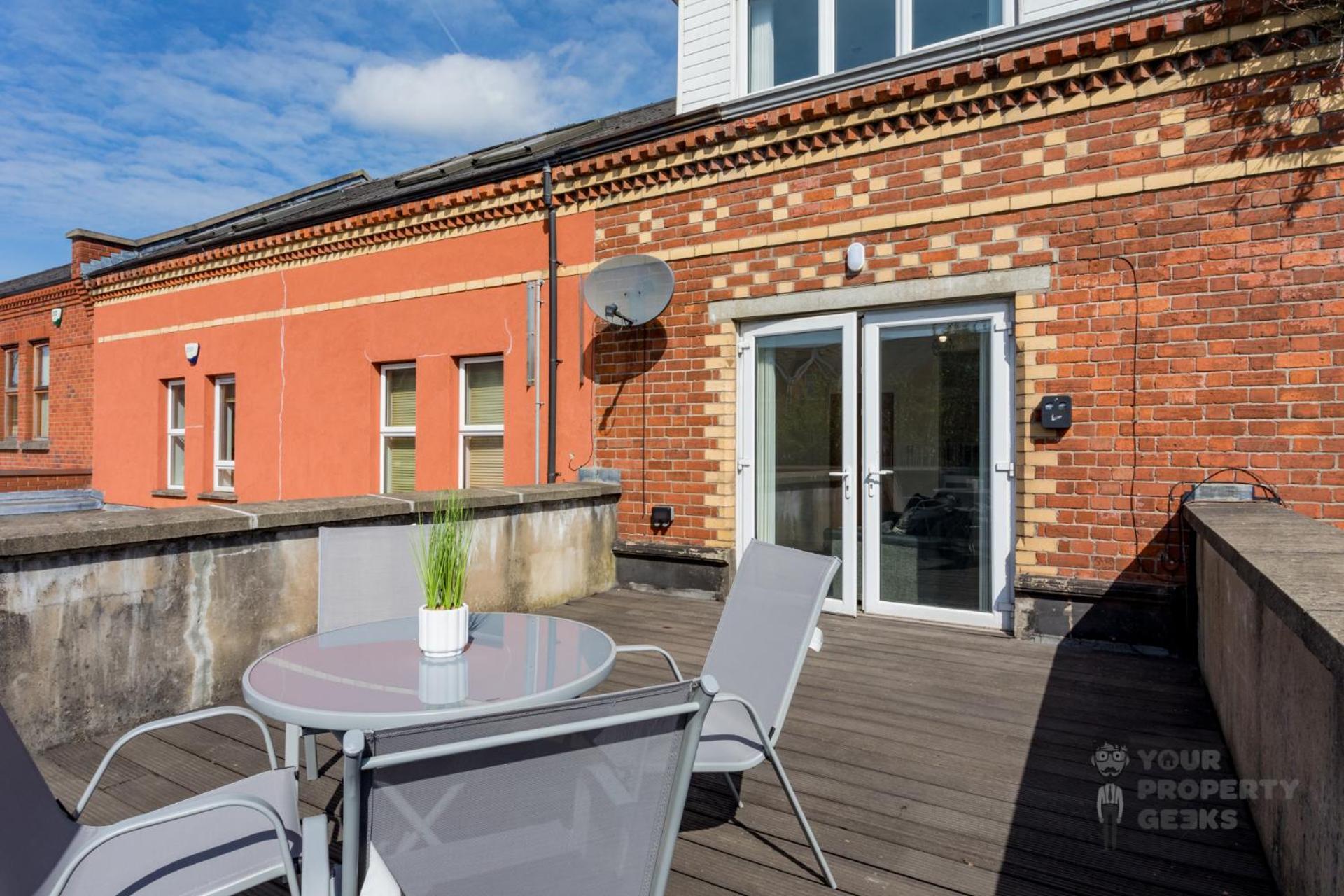 Attic Style 2 Bed Duplex Apartment With Rooftop Patio Belfast Exterior foto